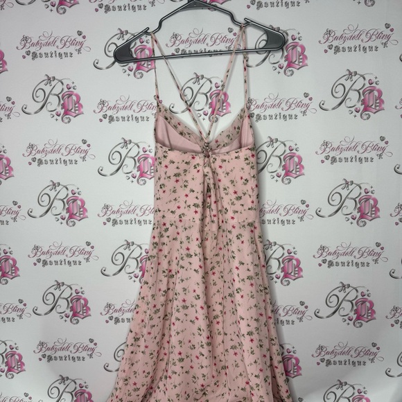 WAYF dress floral pink green side slit on leg left side swoop neck rutched luxe - Picture 10 of 13